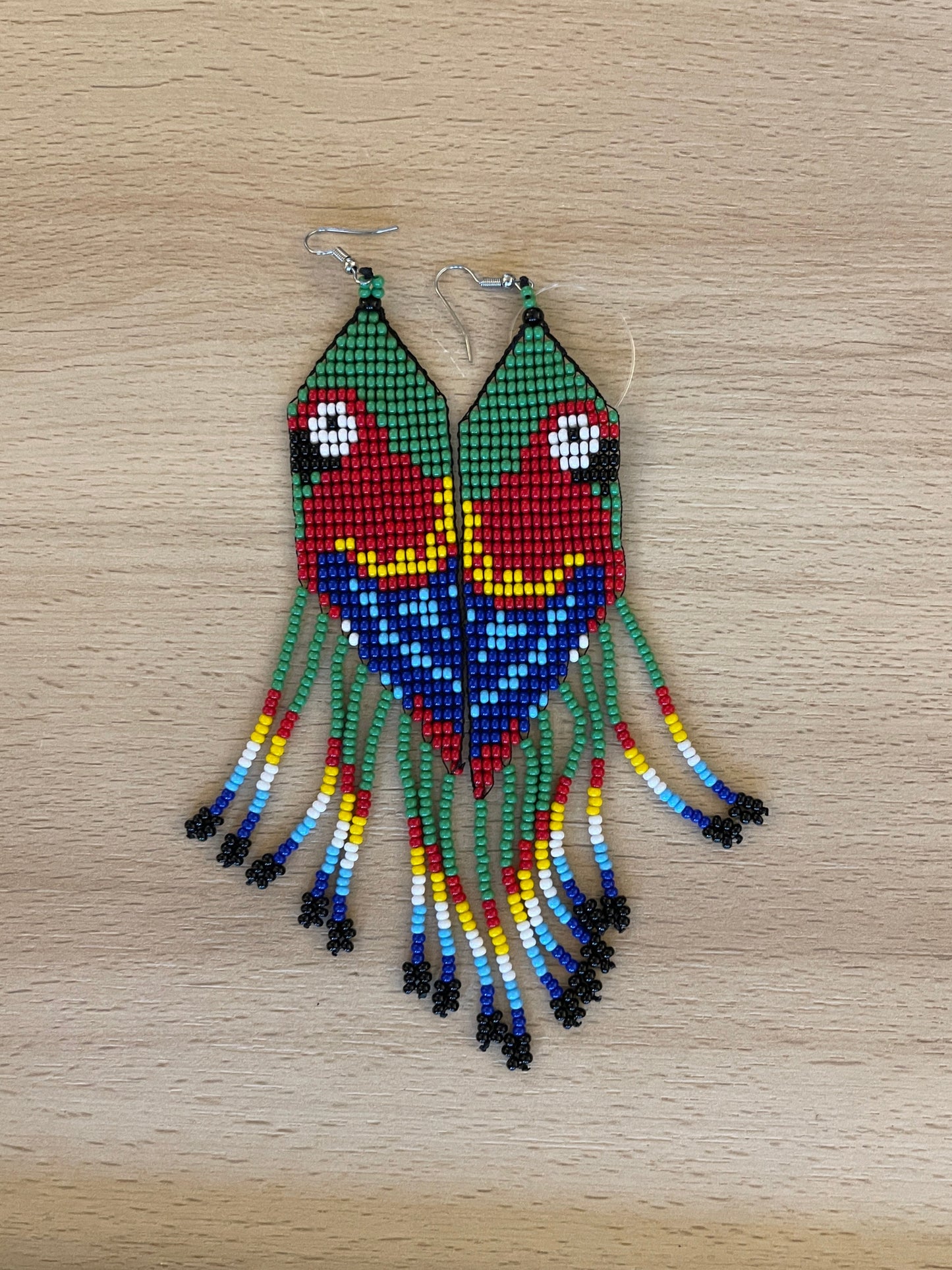 Brinco de Miçanga Arara